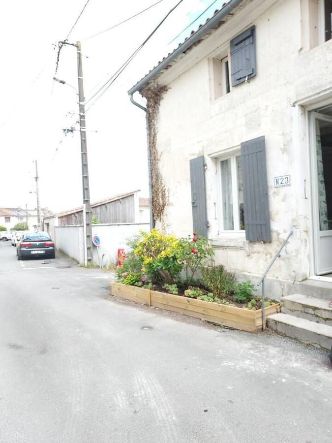 Maisonnette Saintes Exteriör bild